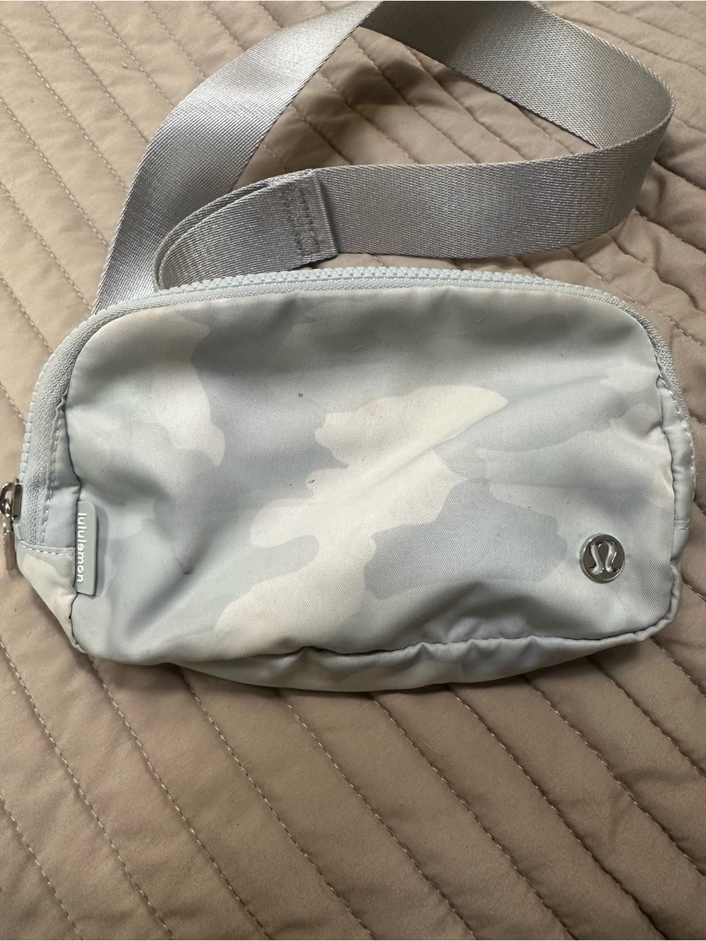 lululemon athletica Light Gray Camo Belt Bag